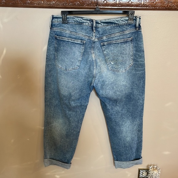 GAP women’s girlfriend distressed roll ankle denim jeans stretch / size 31 / 12 - Picture 3 of 13